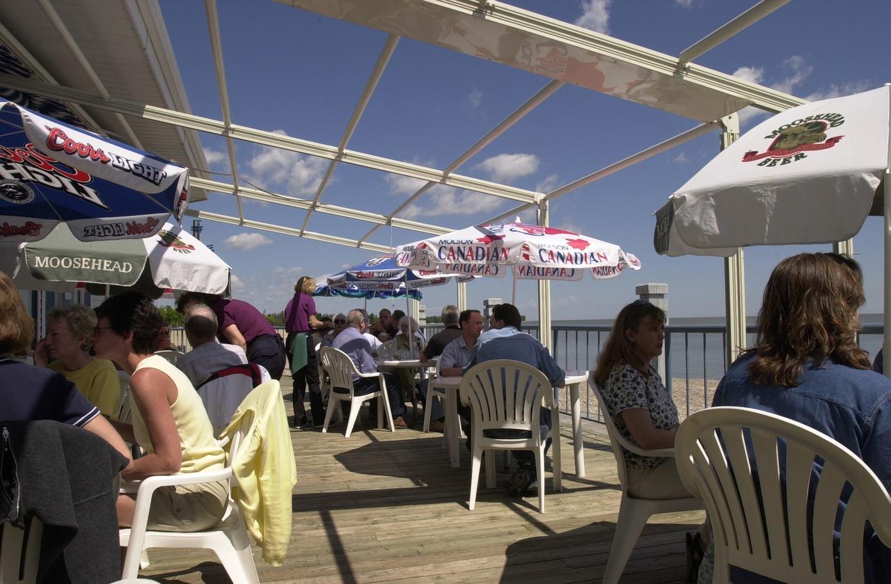 Lakeview Gimli Resort Exterior photo